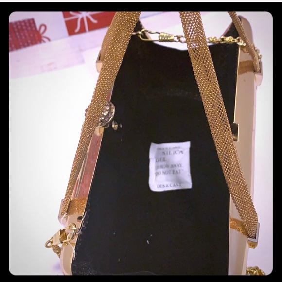 NWT/ NEW Convertible Double Handle Gold Clutch